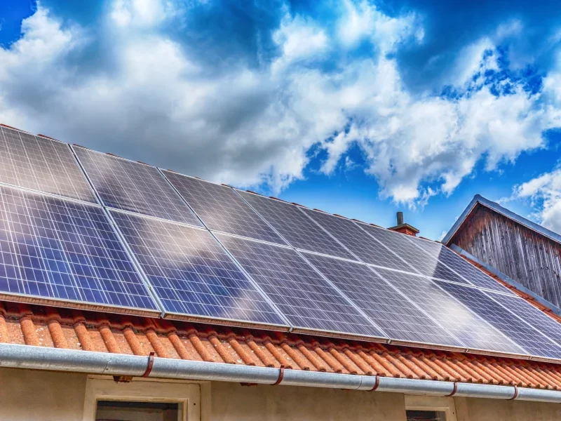 Artisan couvreur DM Toiture en intervention s&eacute;curis&eacute;e